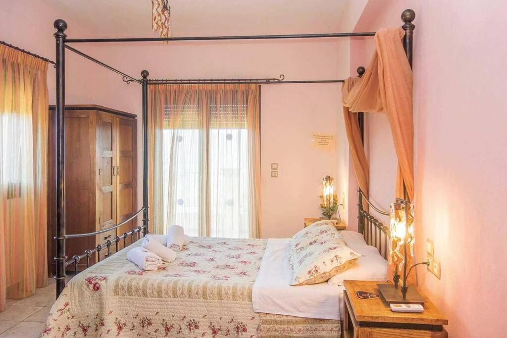 Villa Ouranos In Pefkias Скопелос Экстерьер фото