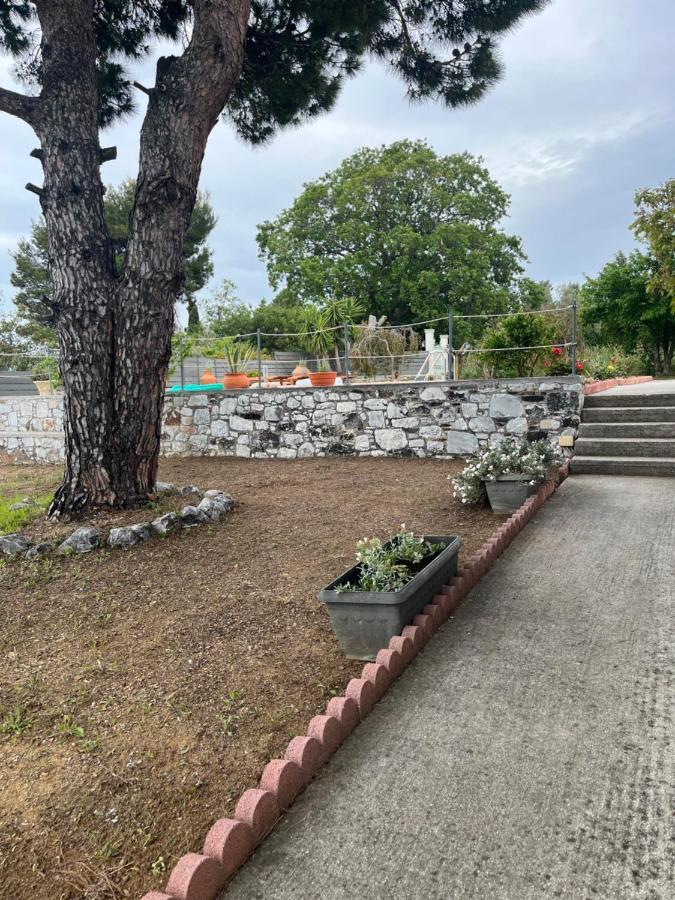 Villa Ouranos In Pefkias Скопелос Экстерьер фото