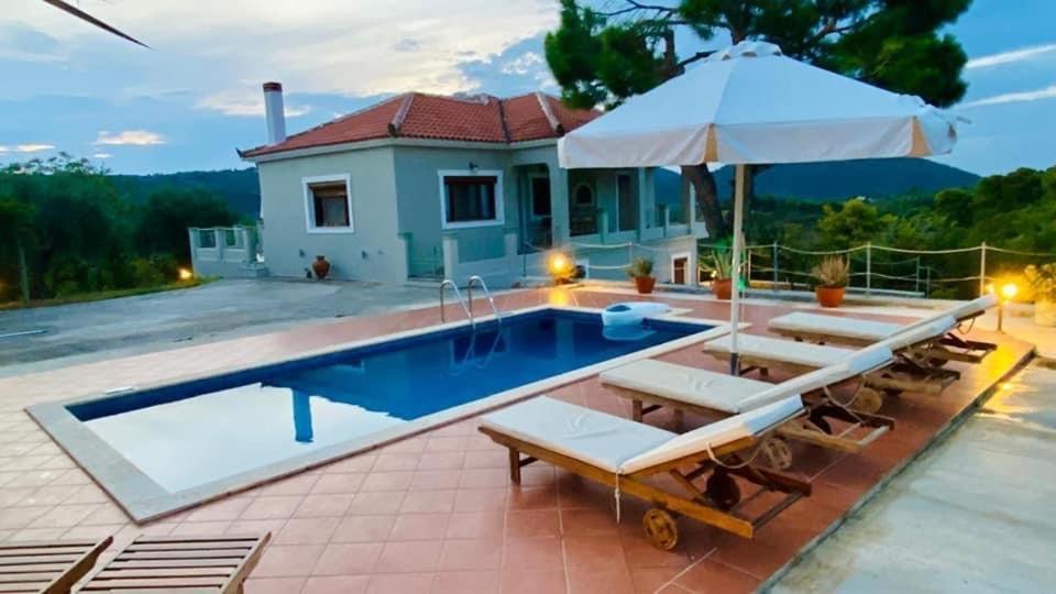 Villa Ouranos In Pefkias Скопелос Экстерьер фото